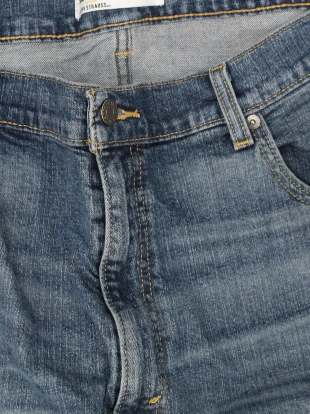 LEVIS Signature Relaxed Mens Jeans 40 x 32 Distressed Denim Med Wash EXC COND